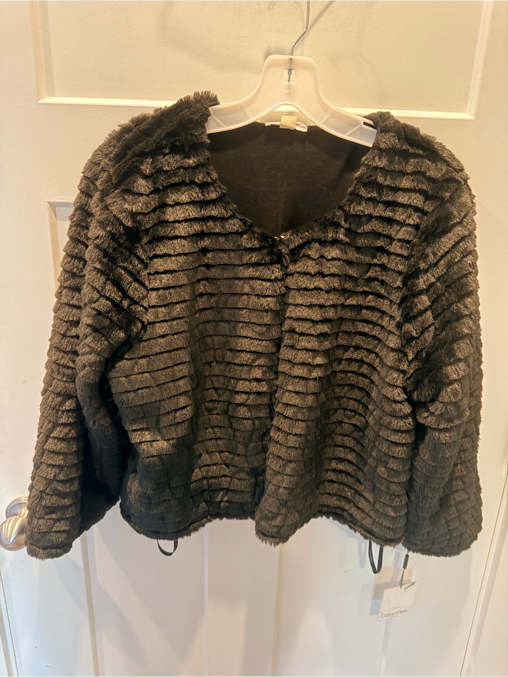 Calvin Klein Black Tiered Faux Fur Jacket 1X Plus Size Cropped Evening